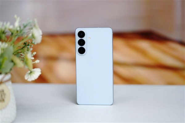 角子機：7999元AI旗艦！三星Galaxy S26+圖賞