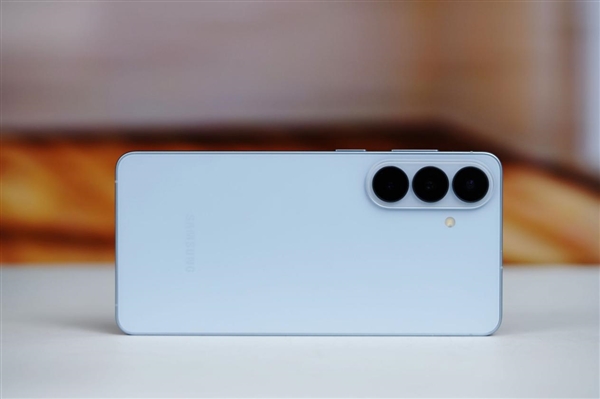 角子機：7999元AI旗艦！三星Galaxy S26+圖賞