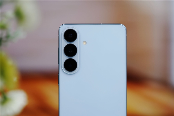 角子機：7999元AI旗艦！三星Galaxy S26+圖賞