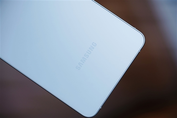 角子機：7999元AI旗艦！三星Galaxy S26+圖賞