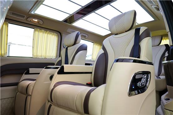 {娛樂城}(奔驰迈巴赫商务车7座多少钱)